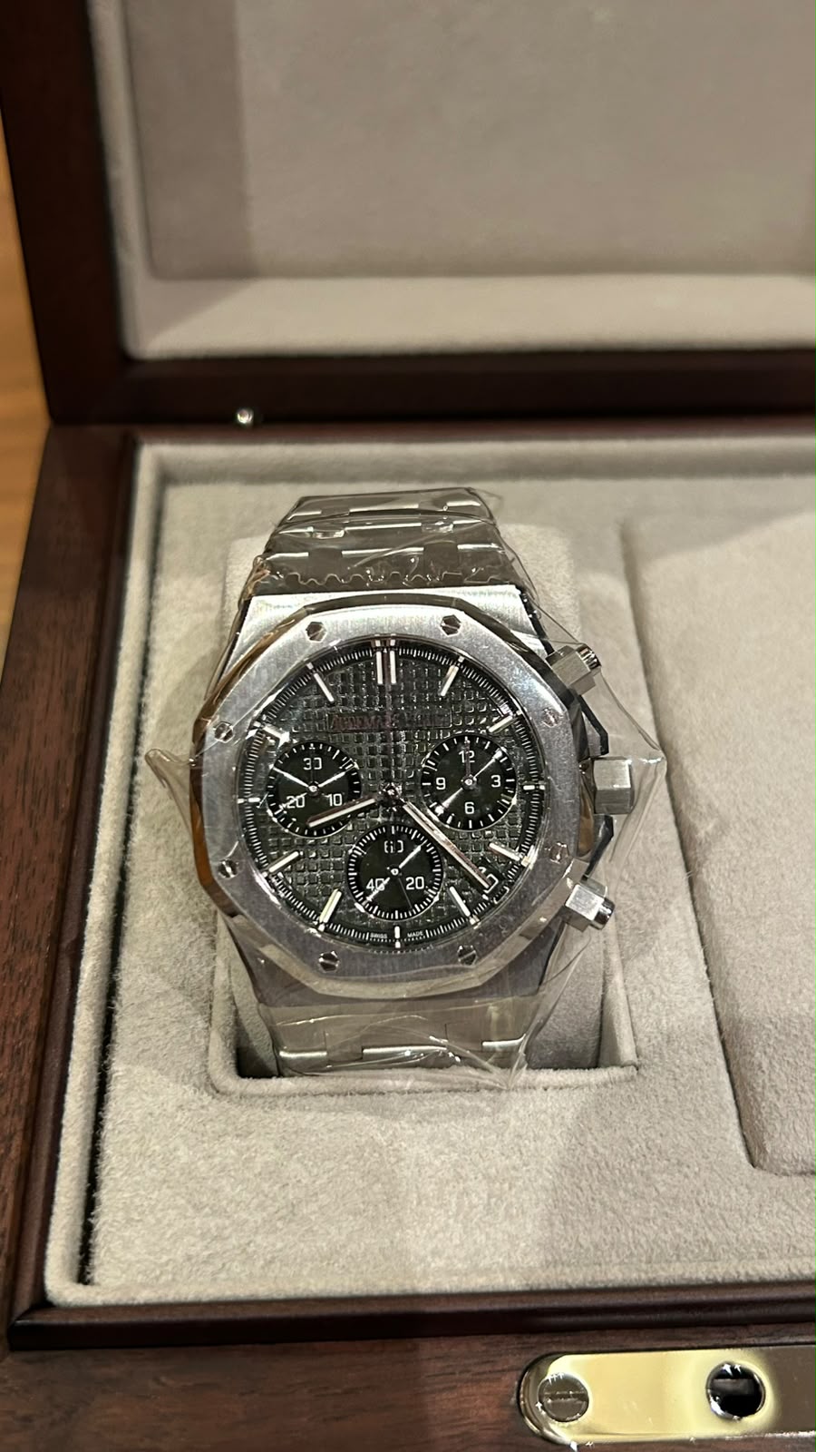 Audemars Piguet / Royal Oak Chronograph / 2026 1 Audemars Piguet Royal Oak Chronograph 2026 Sıfır - $78,000 - Satılık Lüks Saat